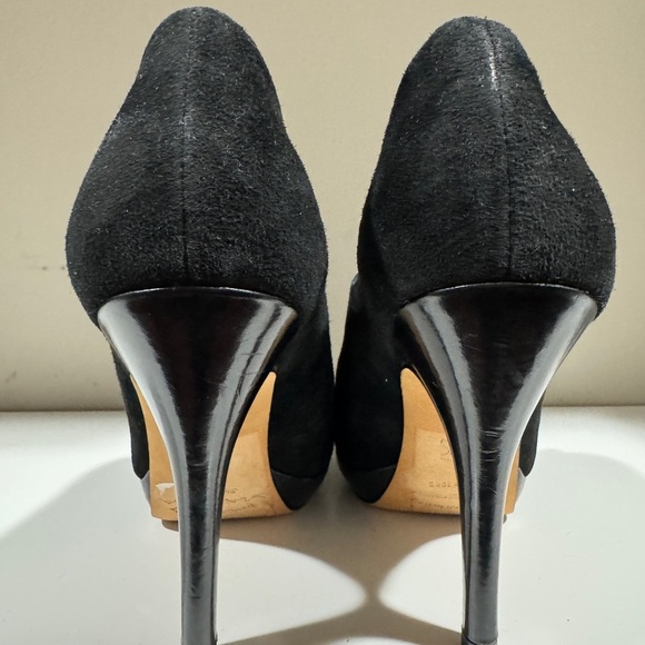 Suede!  Gorgeous Black Suede Via Spiga Heels - Sz 6 - Picture 5 of 6